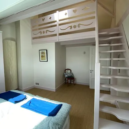 Апартаменты Elegant Duplex De Standing De 230m2 Ла-Рош-сюр-Форон
